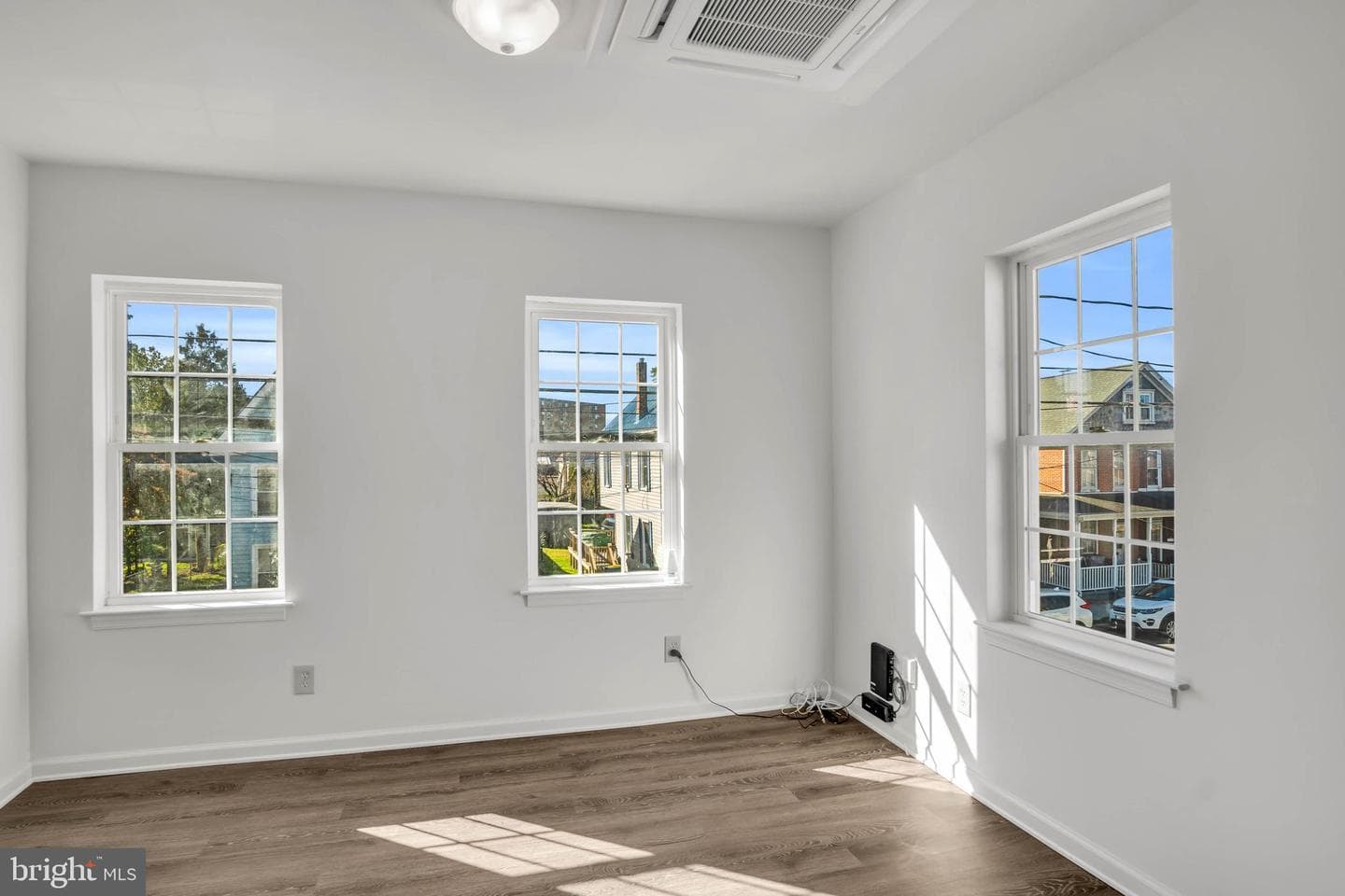 125 E Emaus Street photo 3