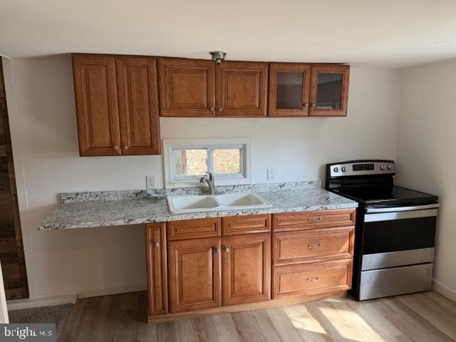 20 Oakland Manor photo 12