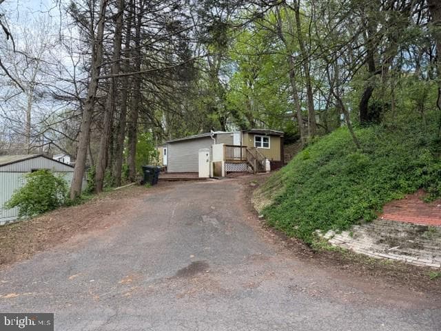 20 Oakland Manor photo 2