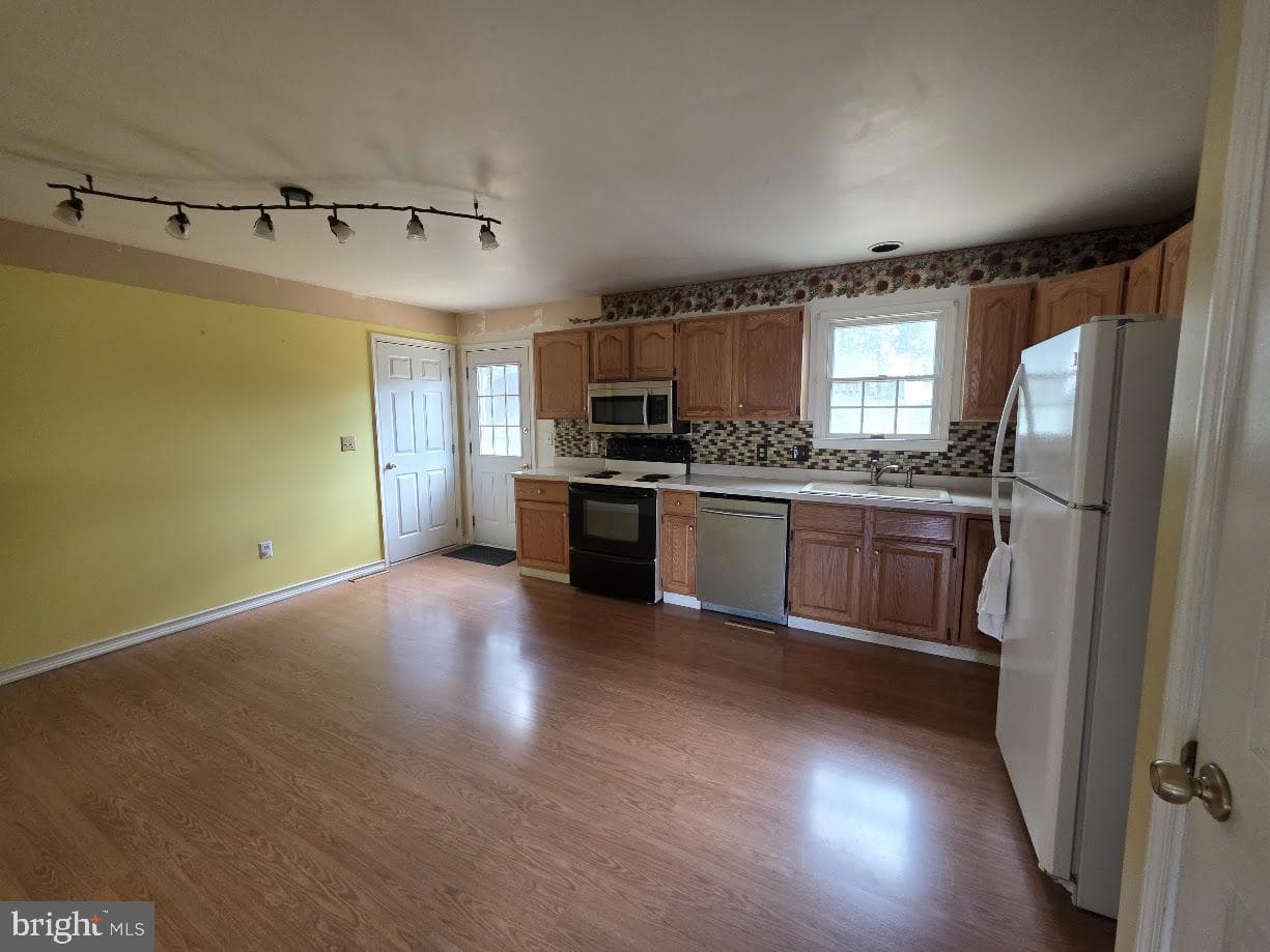 8651 Presidents Drive photo 5