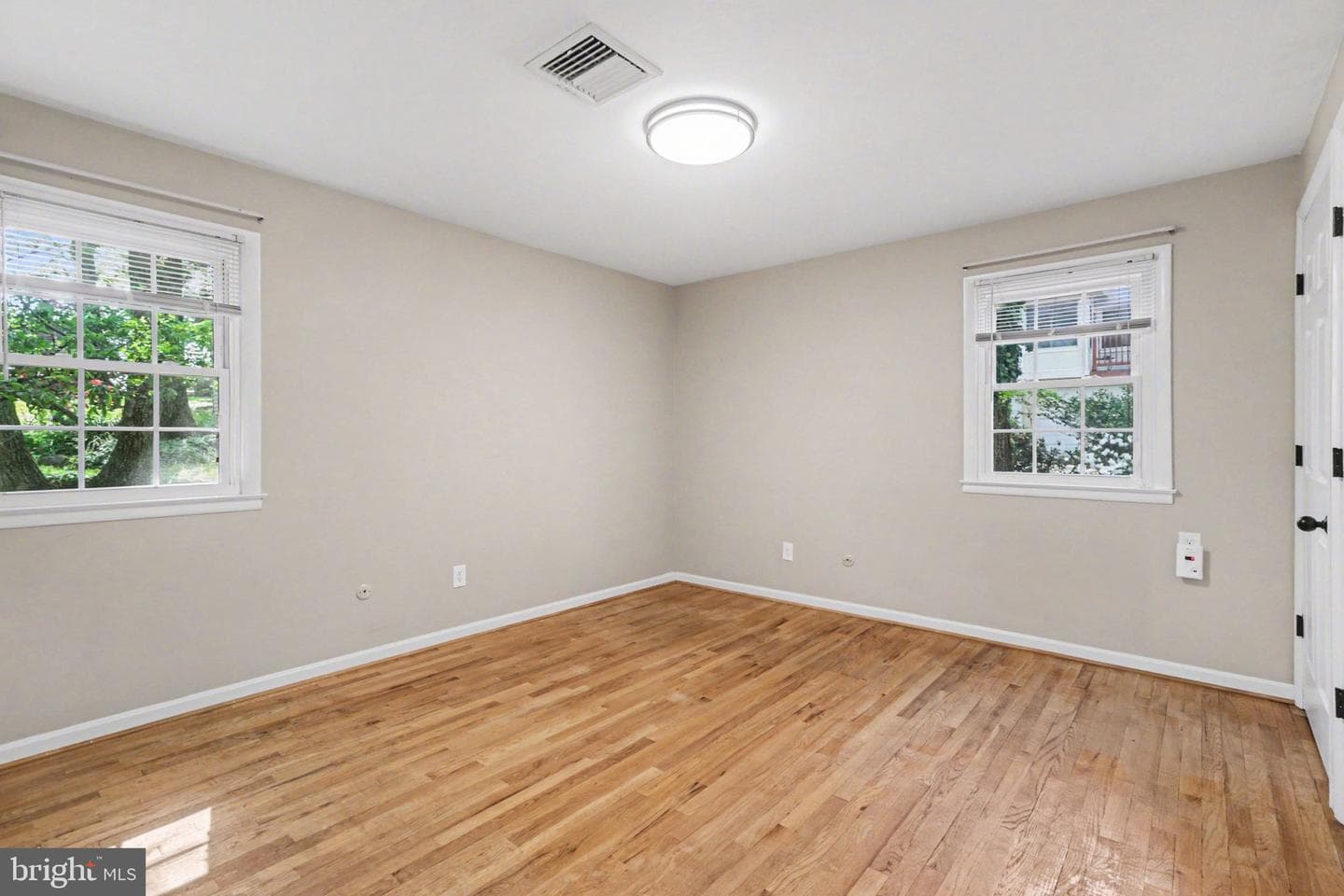 1416 Bradley Avenue photo 15
