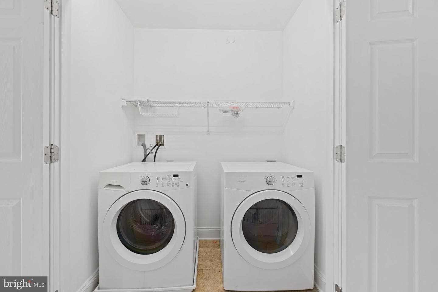 105 High Pointe Drive photo 21