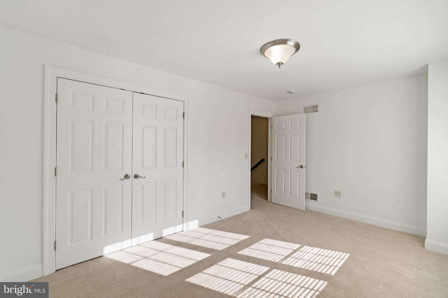 105 High Pointe Drive photo 23