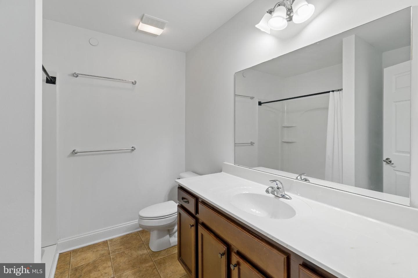 105 High Pointe Drive photo 30