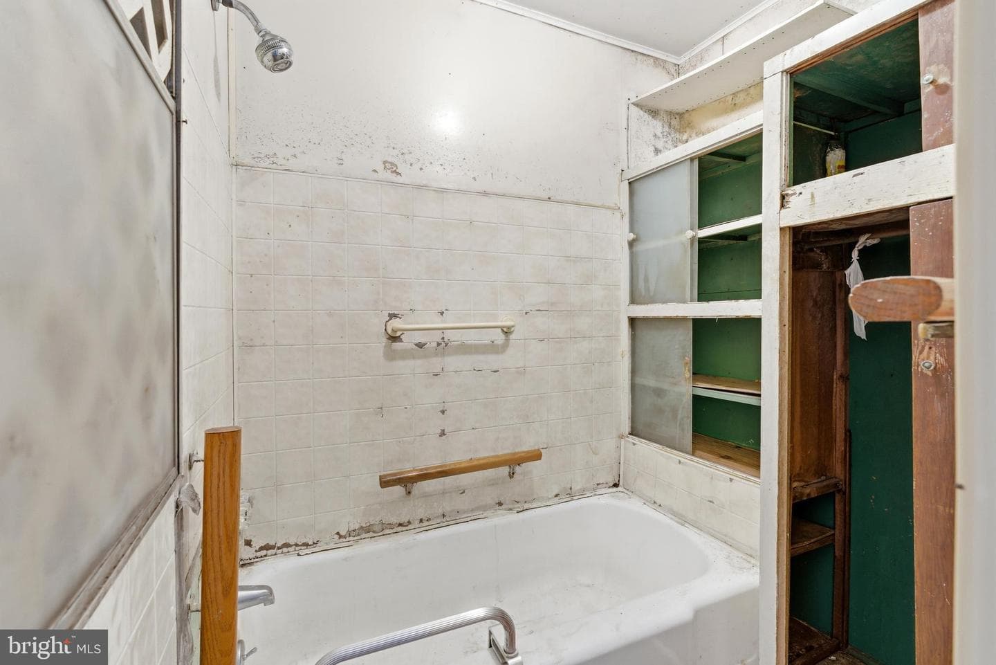 242 N 2nd Street photo 17