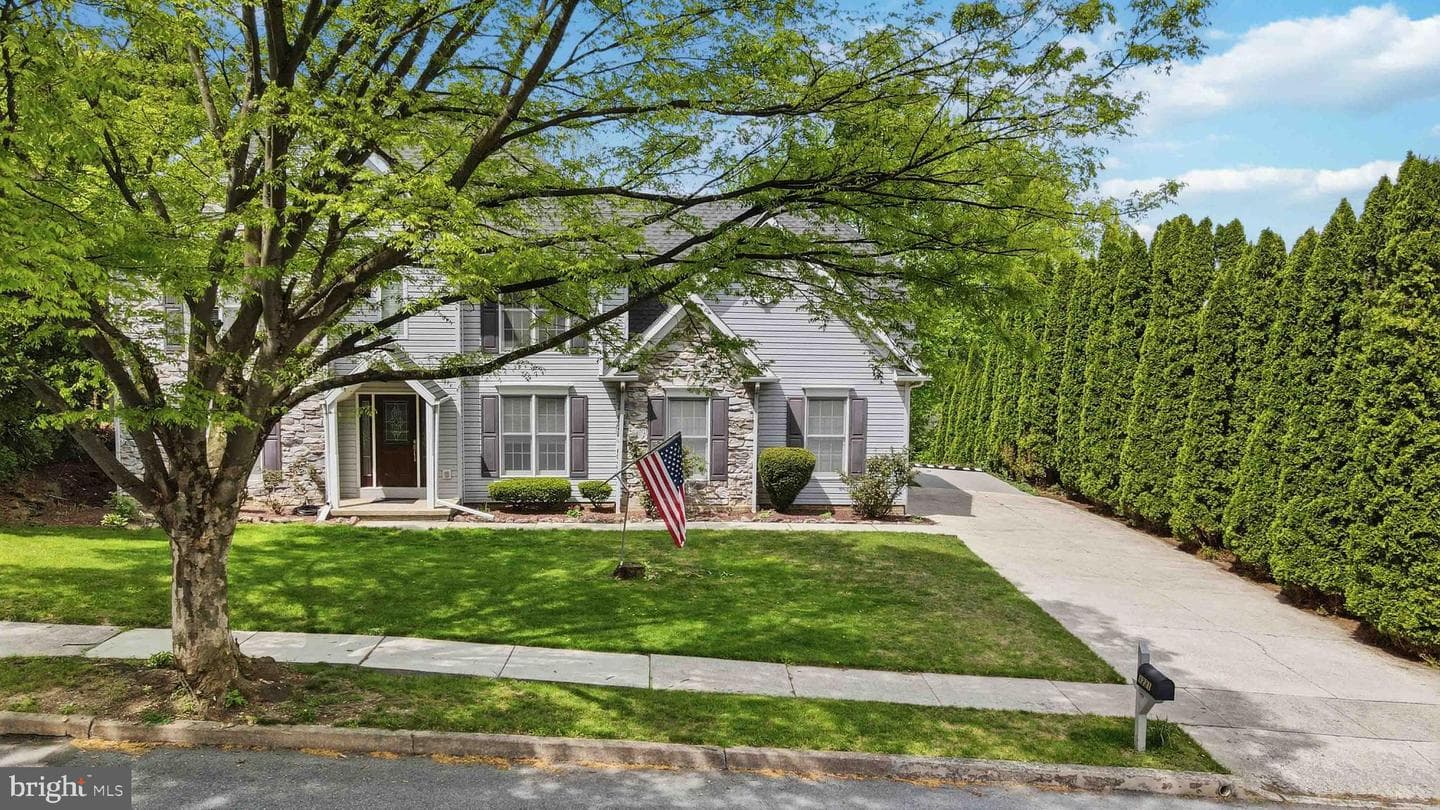 1221 Jill Drive, Hummelstown