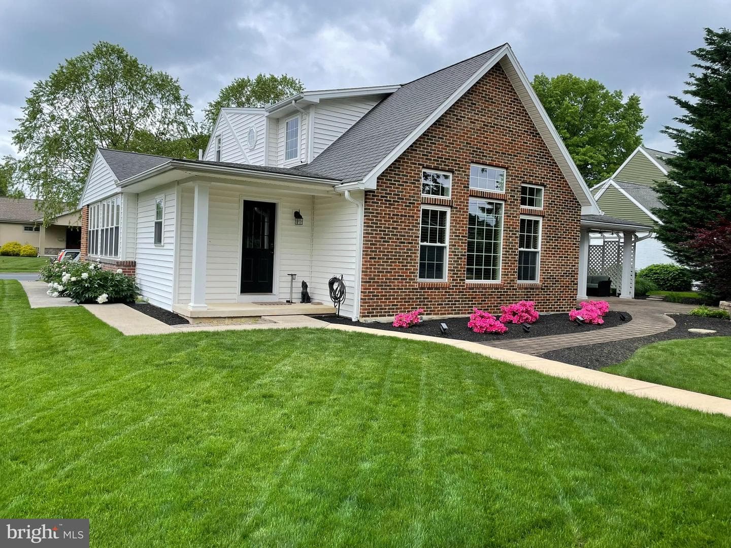 244 Cedar Avenue photo 2
