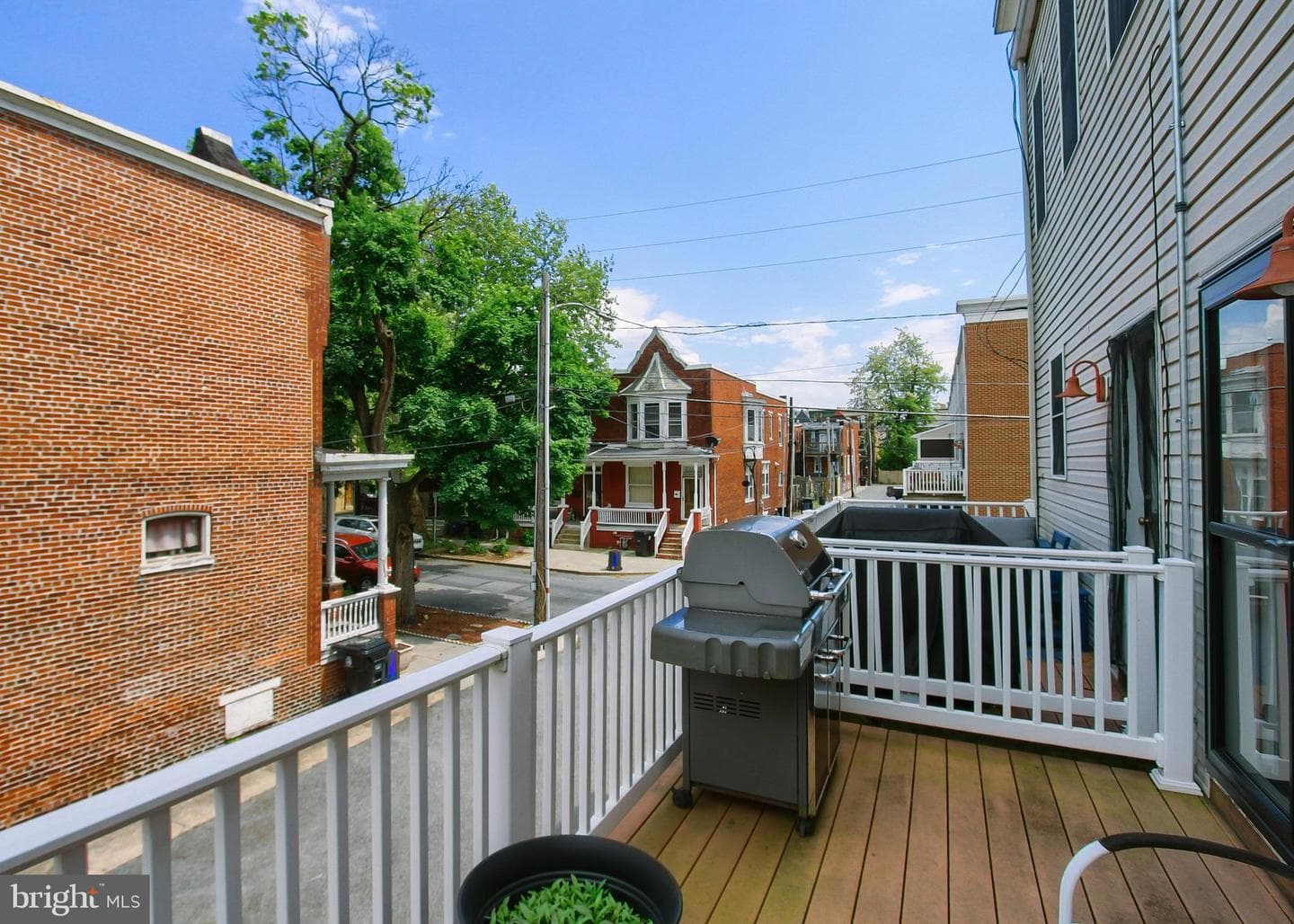 2003 Green Street photo 29