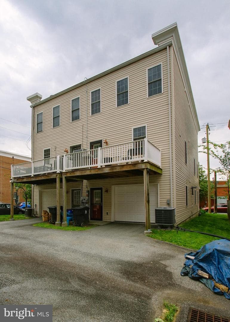 2003 Green Street photo 36