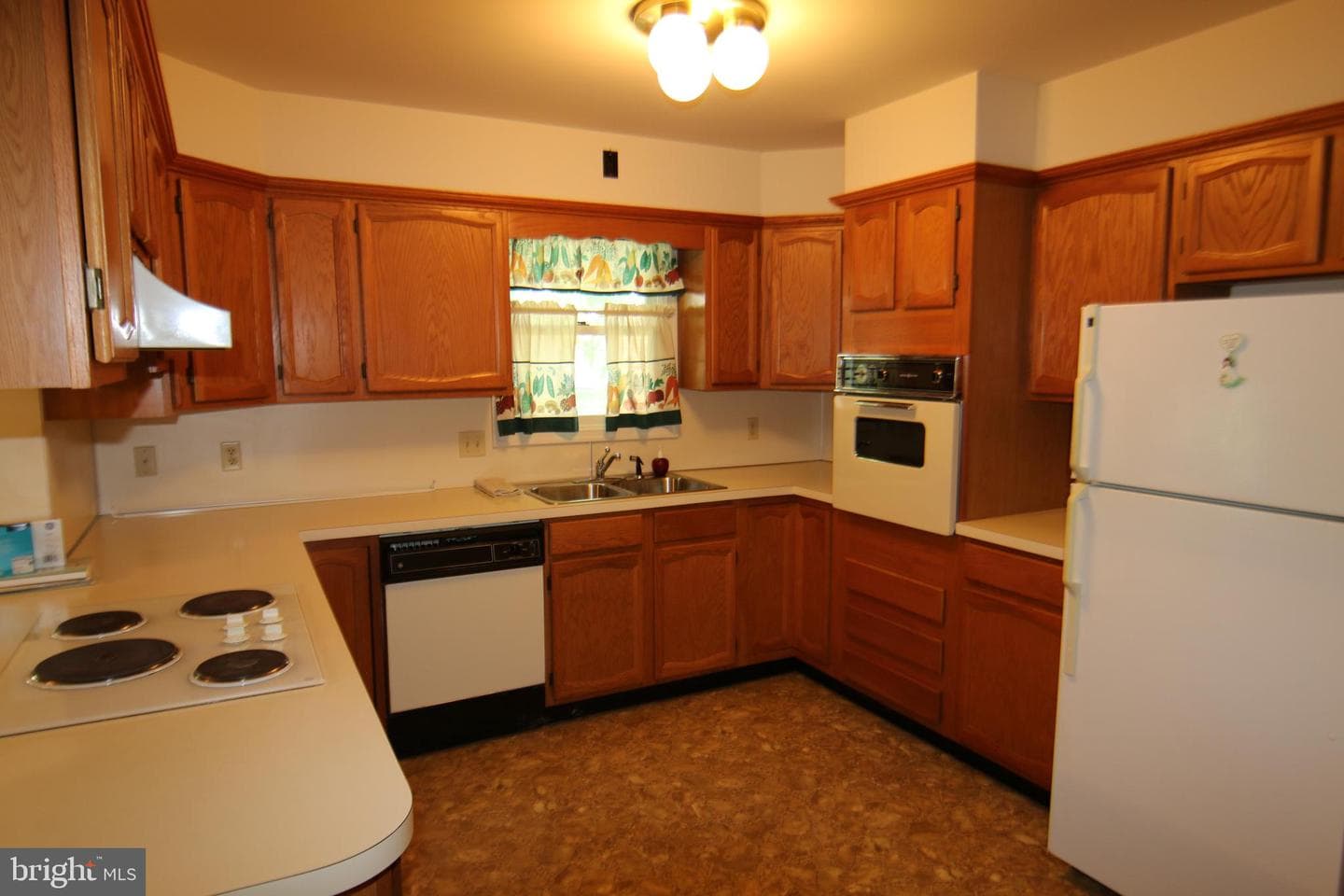 1370 Woodridge Drive photo 12