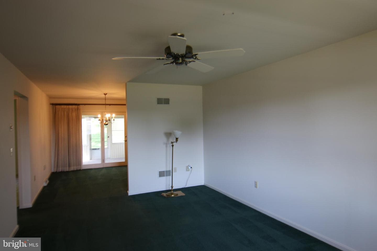 1370 Woodridge Drive photo 6