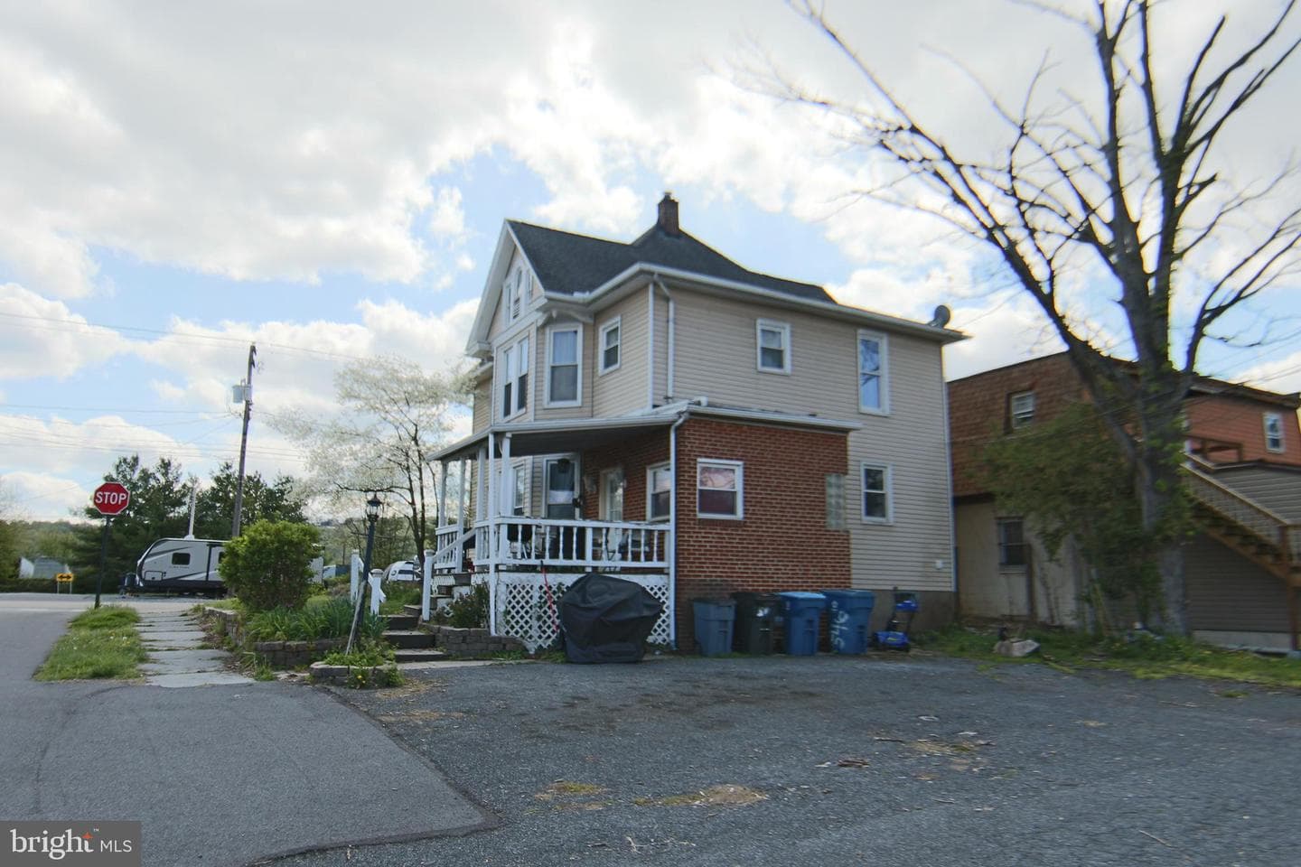 546 2nd Street photo 6