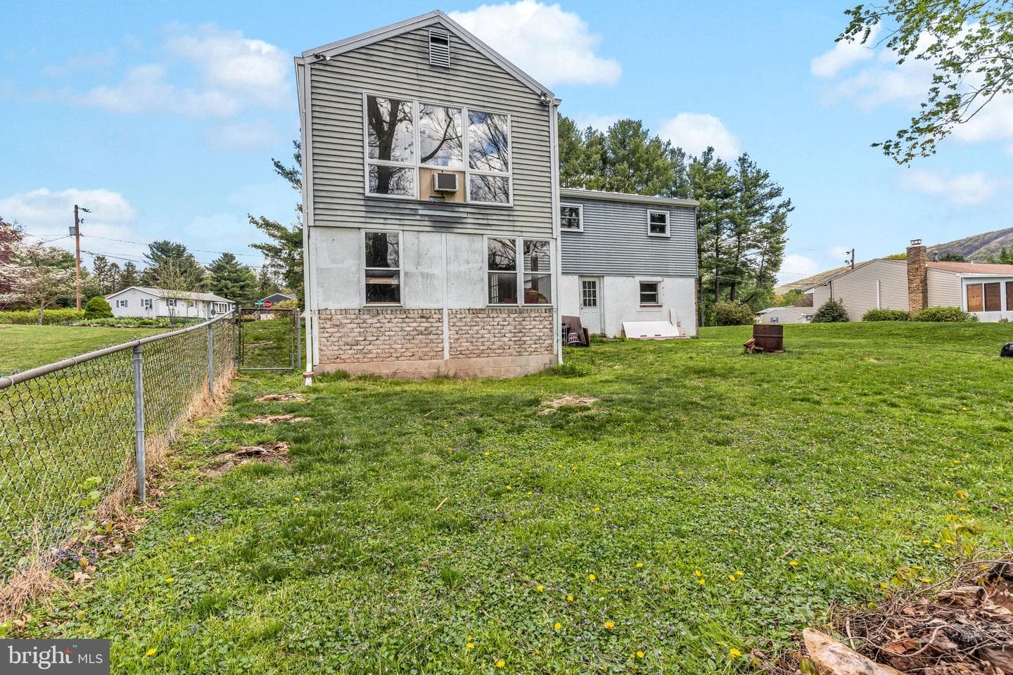 832 Stoney Creek Drive photo 25