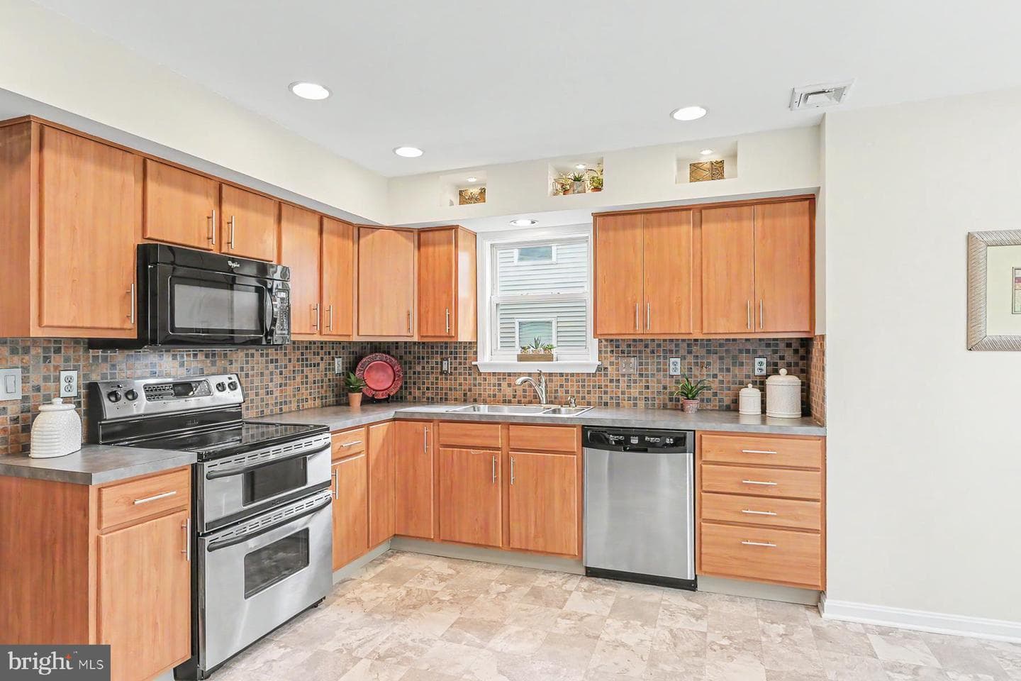 6109 Summit Pointe Drive photo 12
