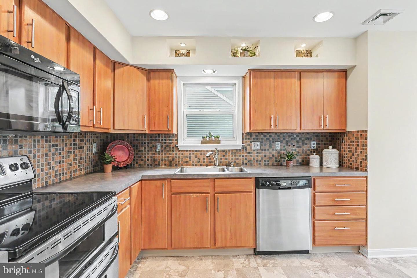 6109 Summit Pointe Drive photo 15