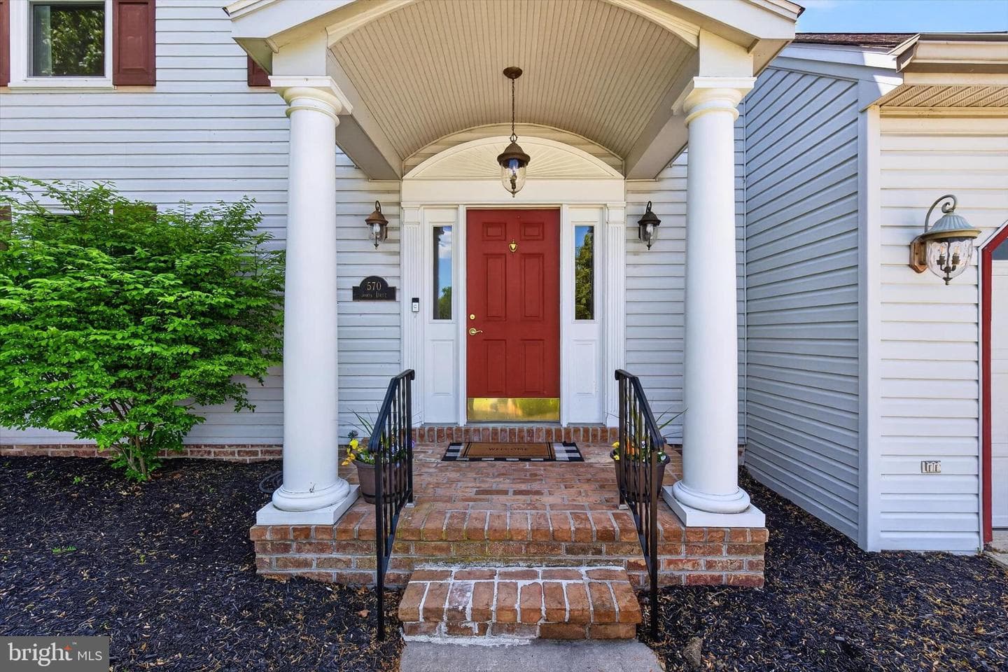 570 James Drive photo 2