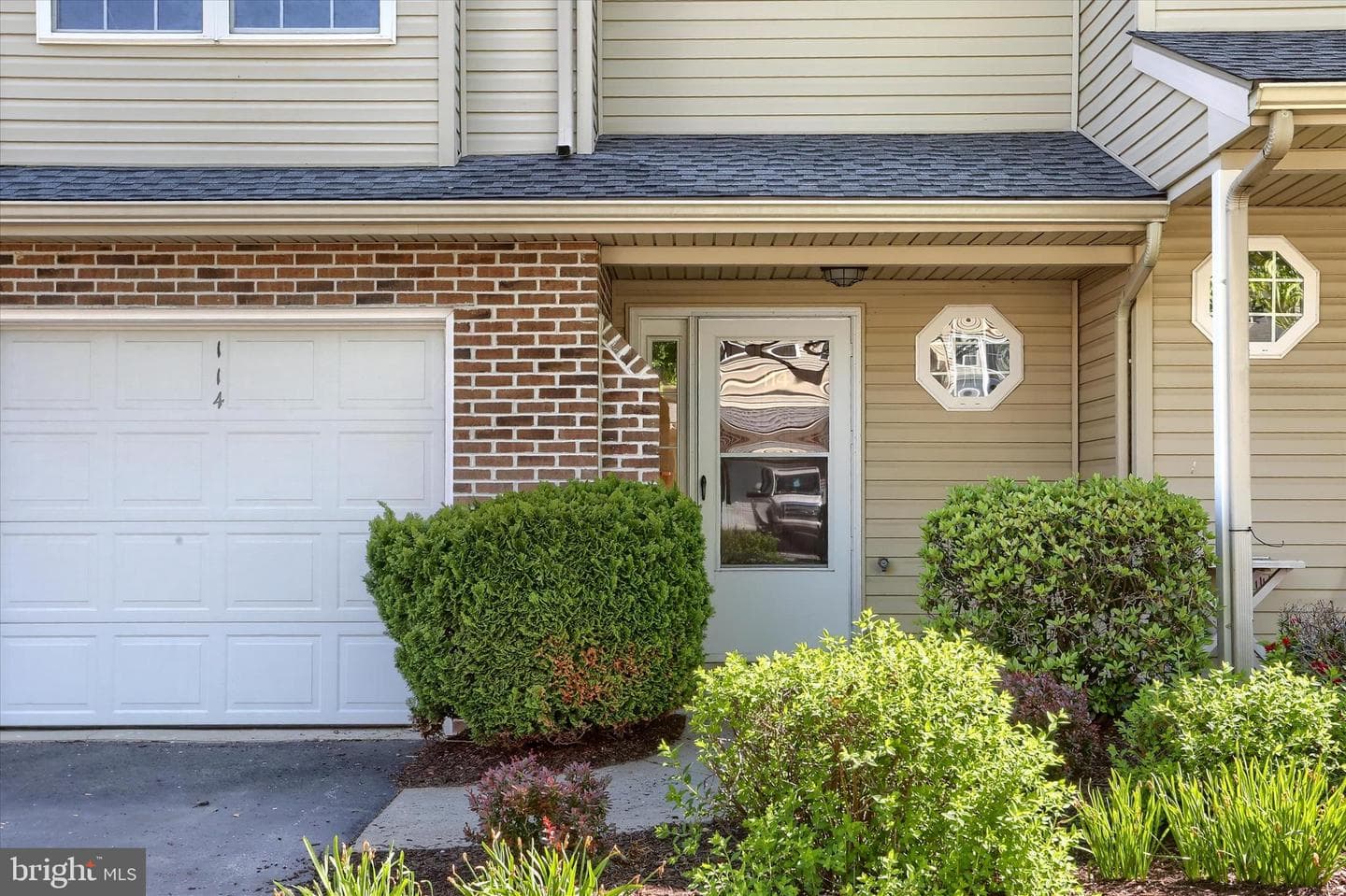 114 Cardinal Lane photo 4