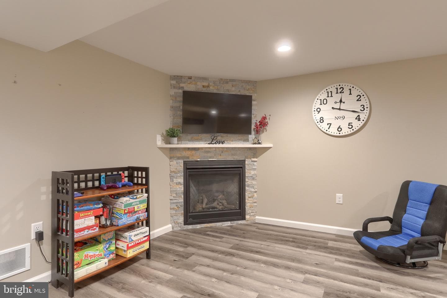 4610 South Road photo 22