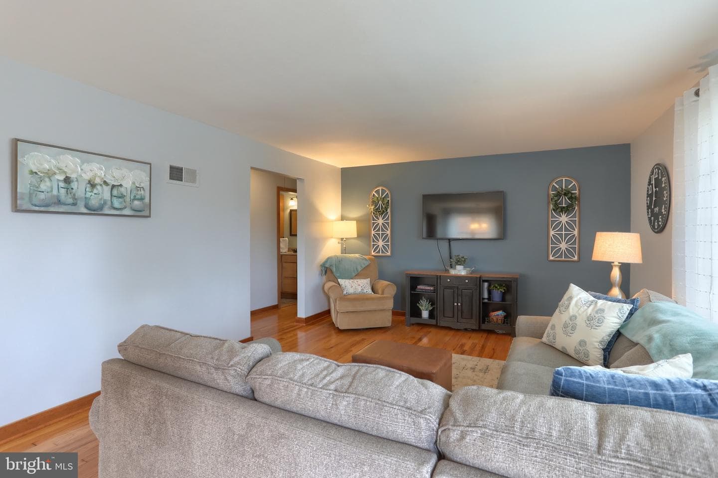4610 South Road photo 7