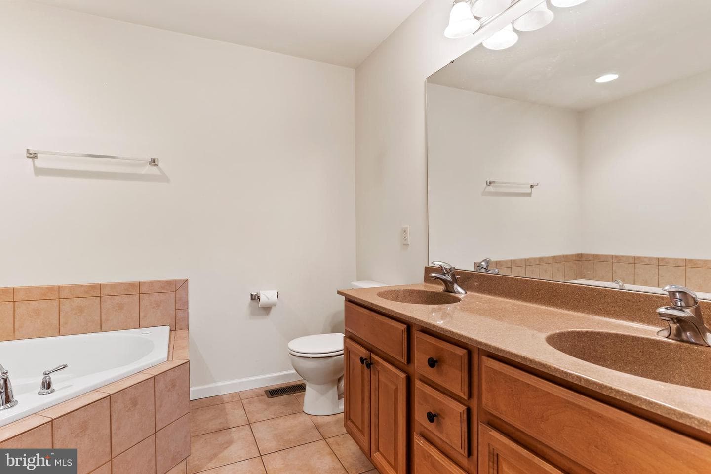 178 Mapleton Drive photo 16