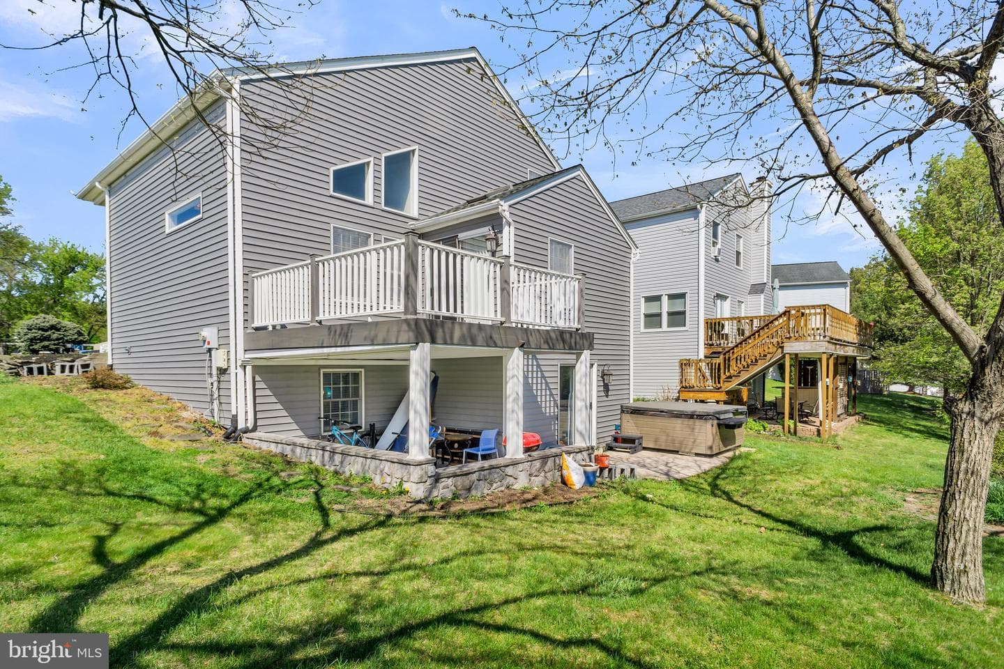 6089 Noble Lane photo 2