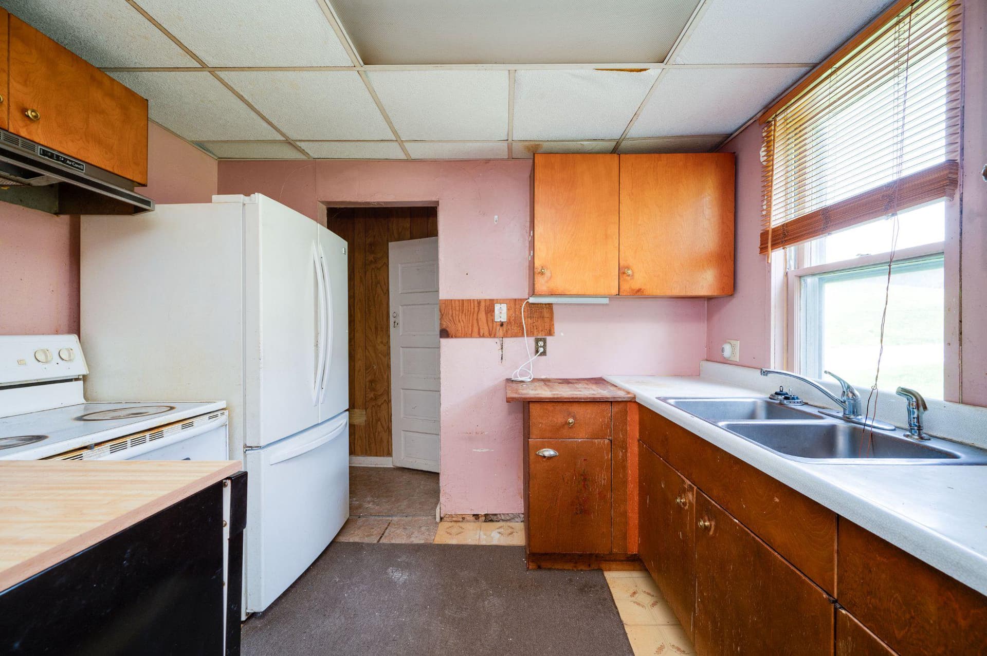 2023 Locust Lane photo 14