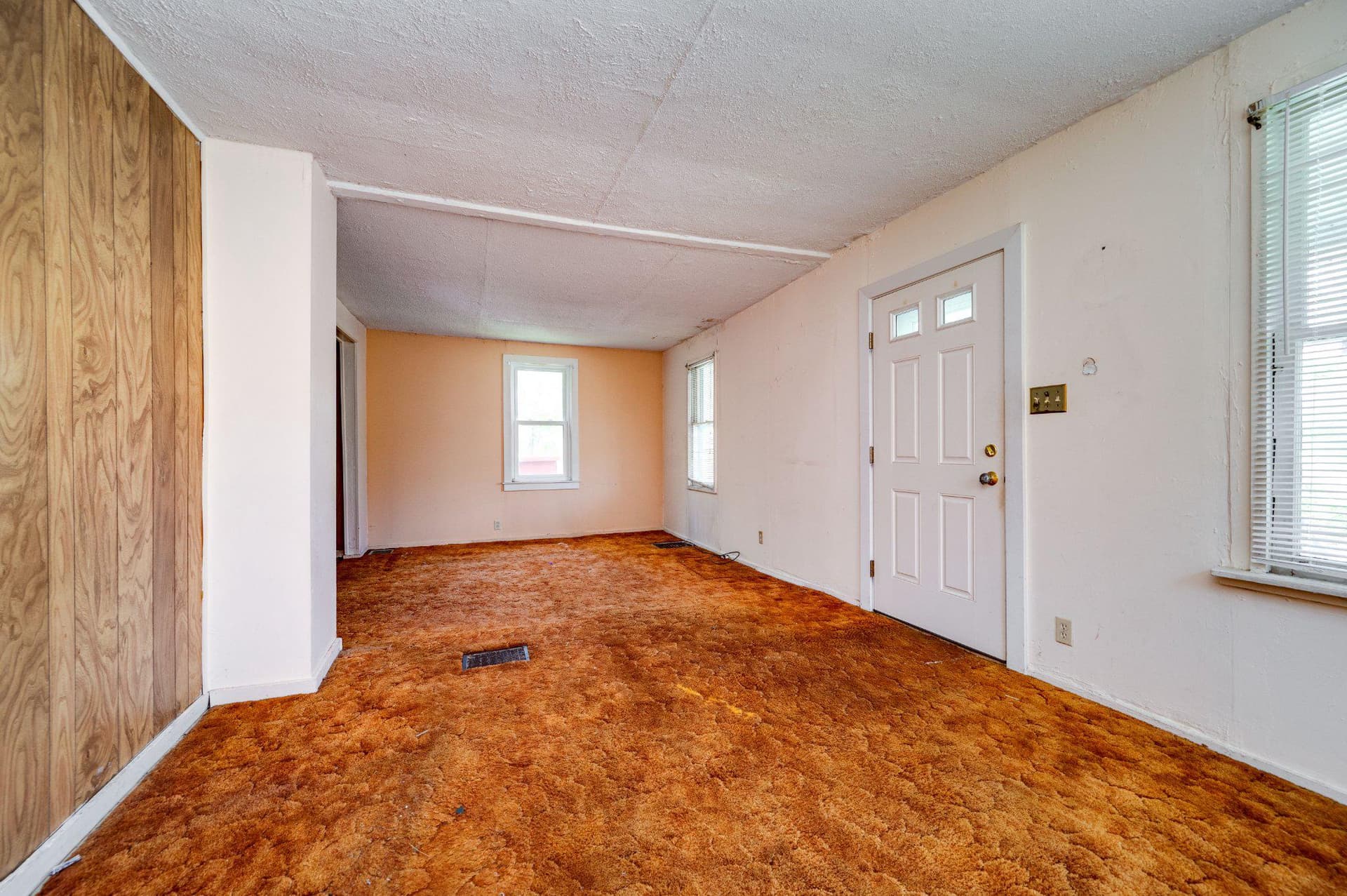 2023 Locust Lane photo 7