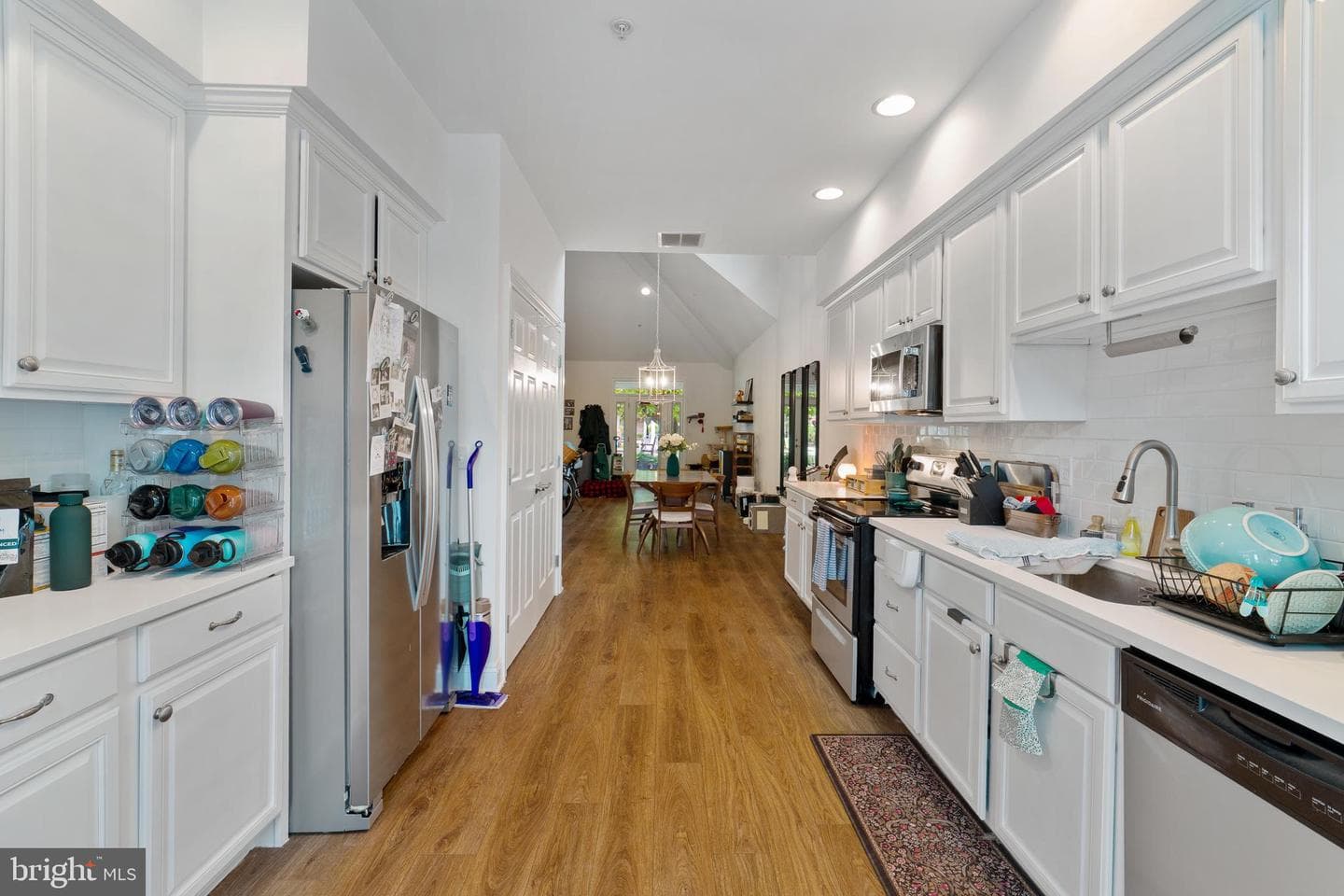 107 High Pointe Drive photo 11