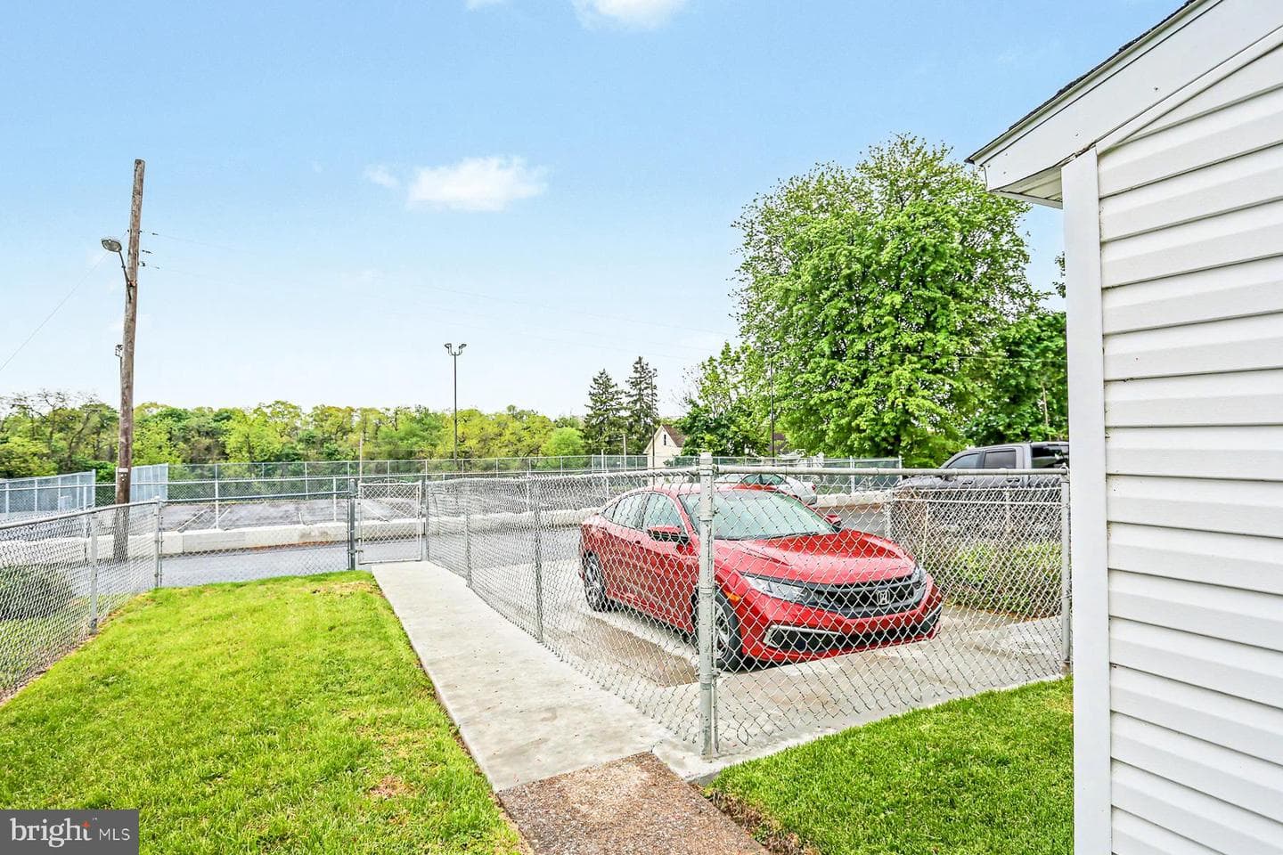 686 Highland Street photo 6