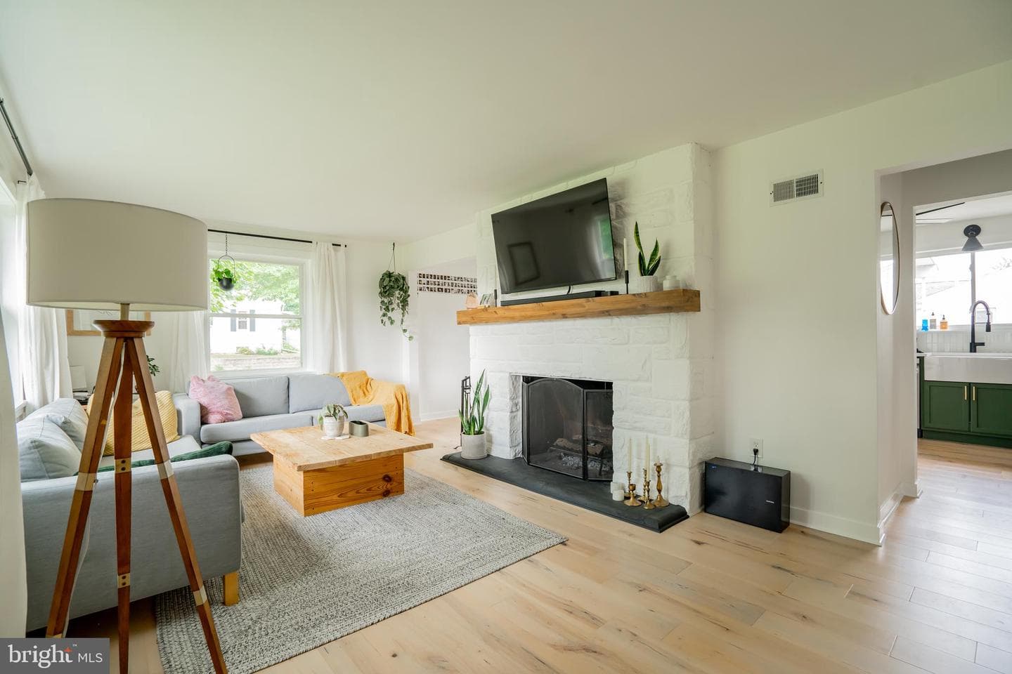 6120 Catherine Street photo 18