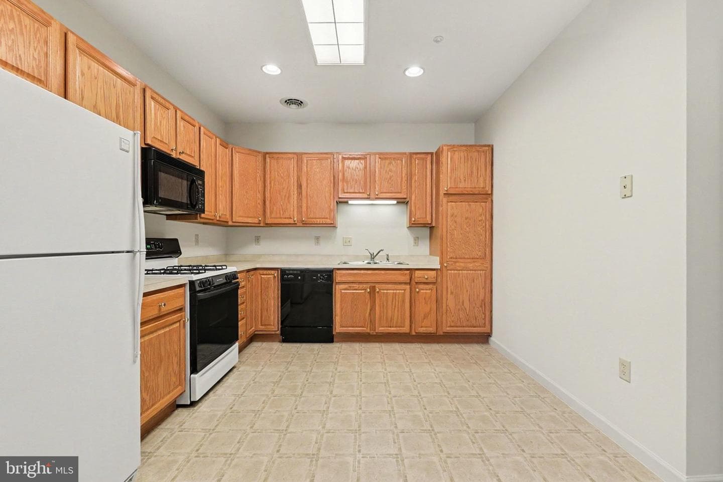 141 Leonard Lane photo 12