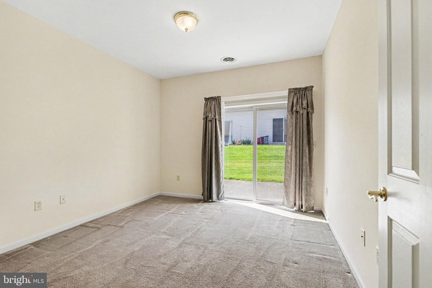 141 Leonard Lane photo 20