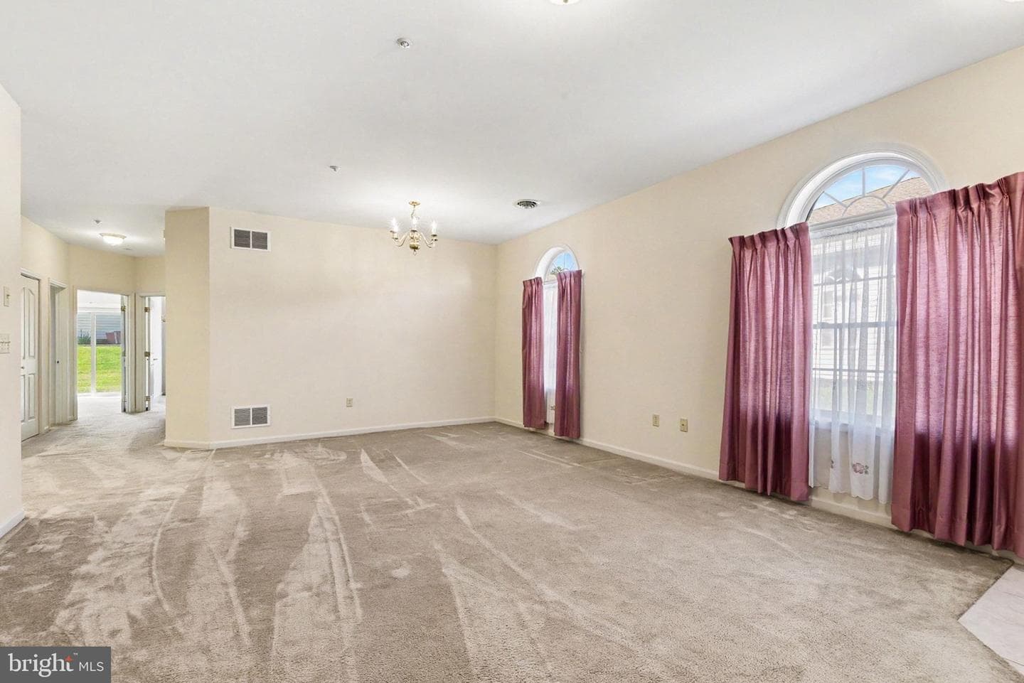 141 Leonard Lane photo 6