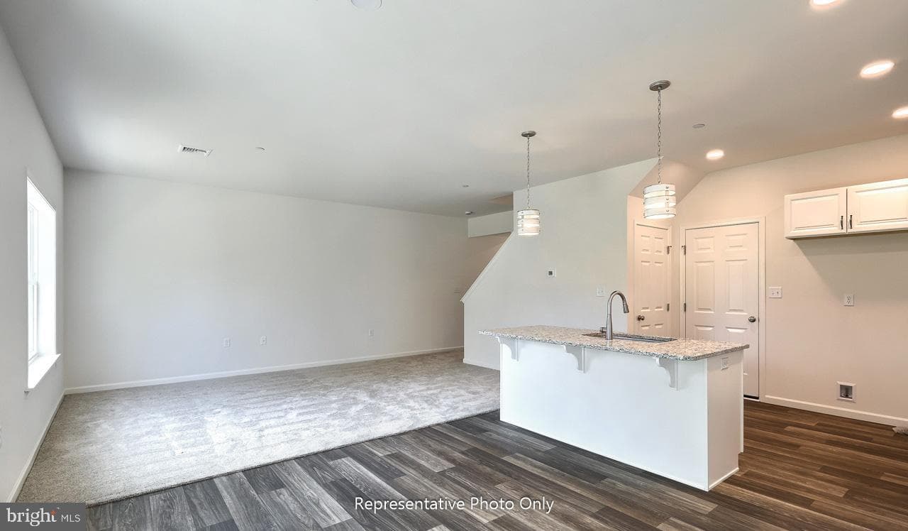 7850 Oak Brook Drive photo 9