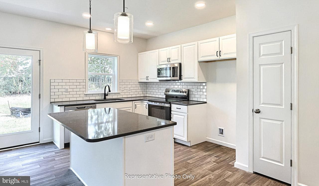 7856 Oak Brook Drive photo 12