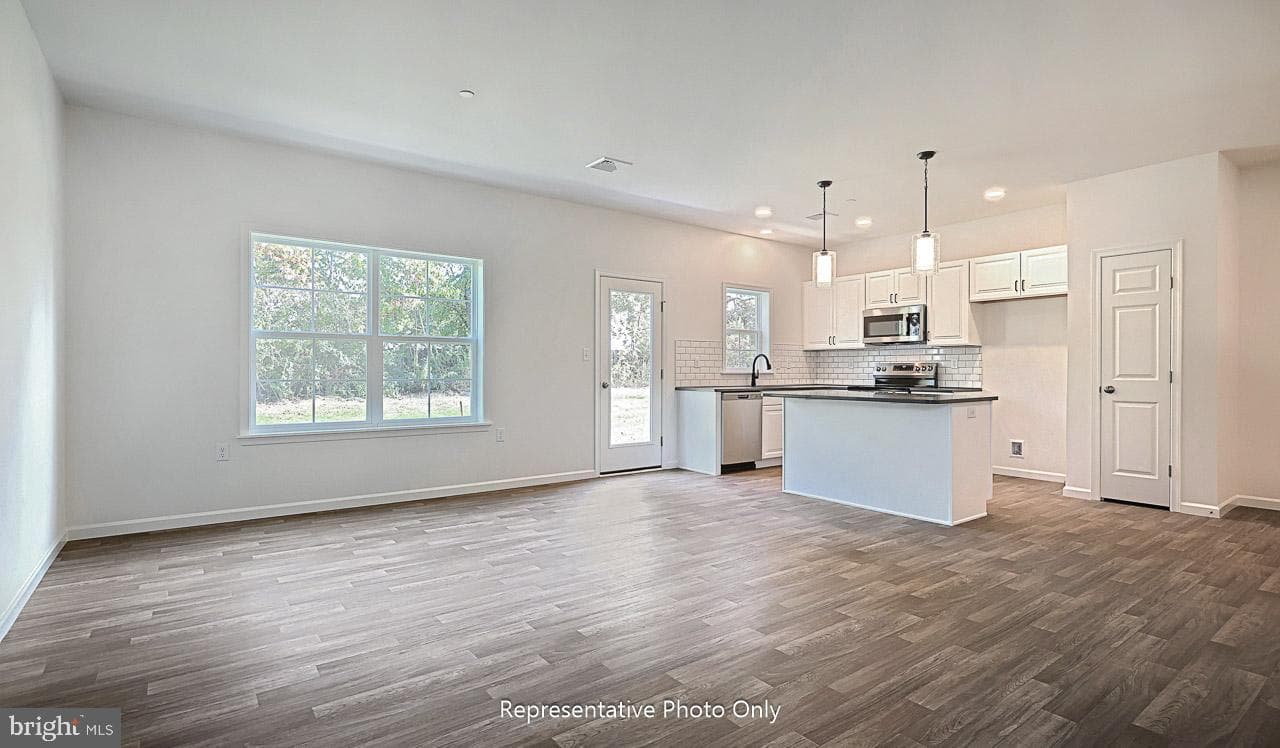 7856 Oak Brook Drive photo 5