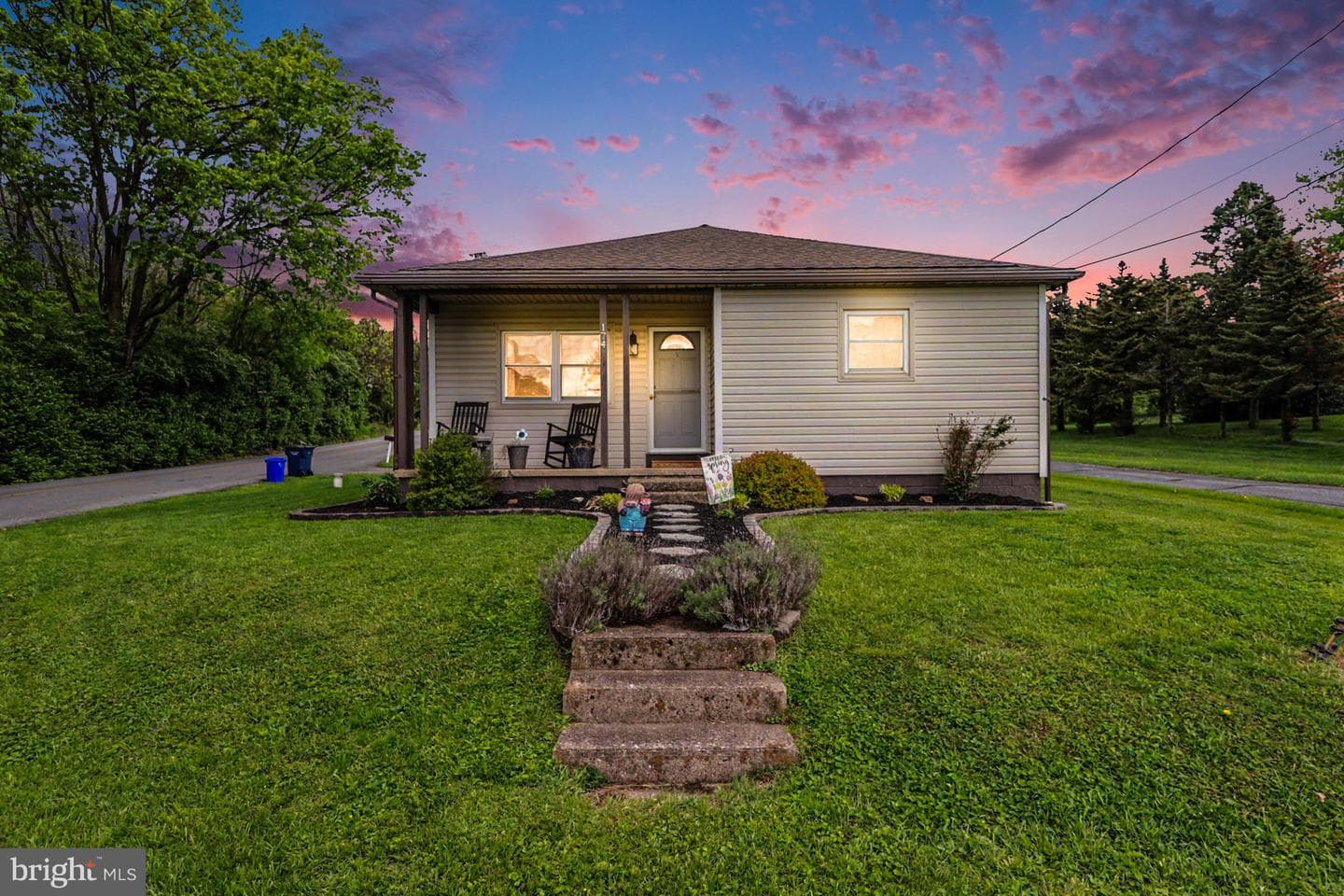 174 Hollywood Drive photo 2