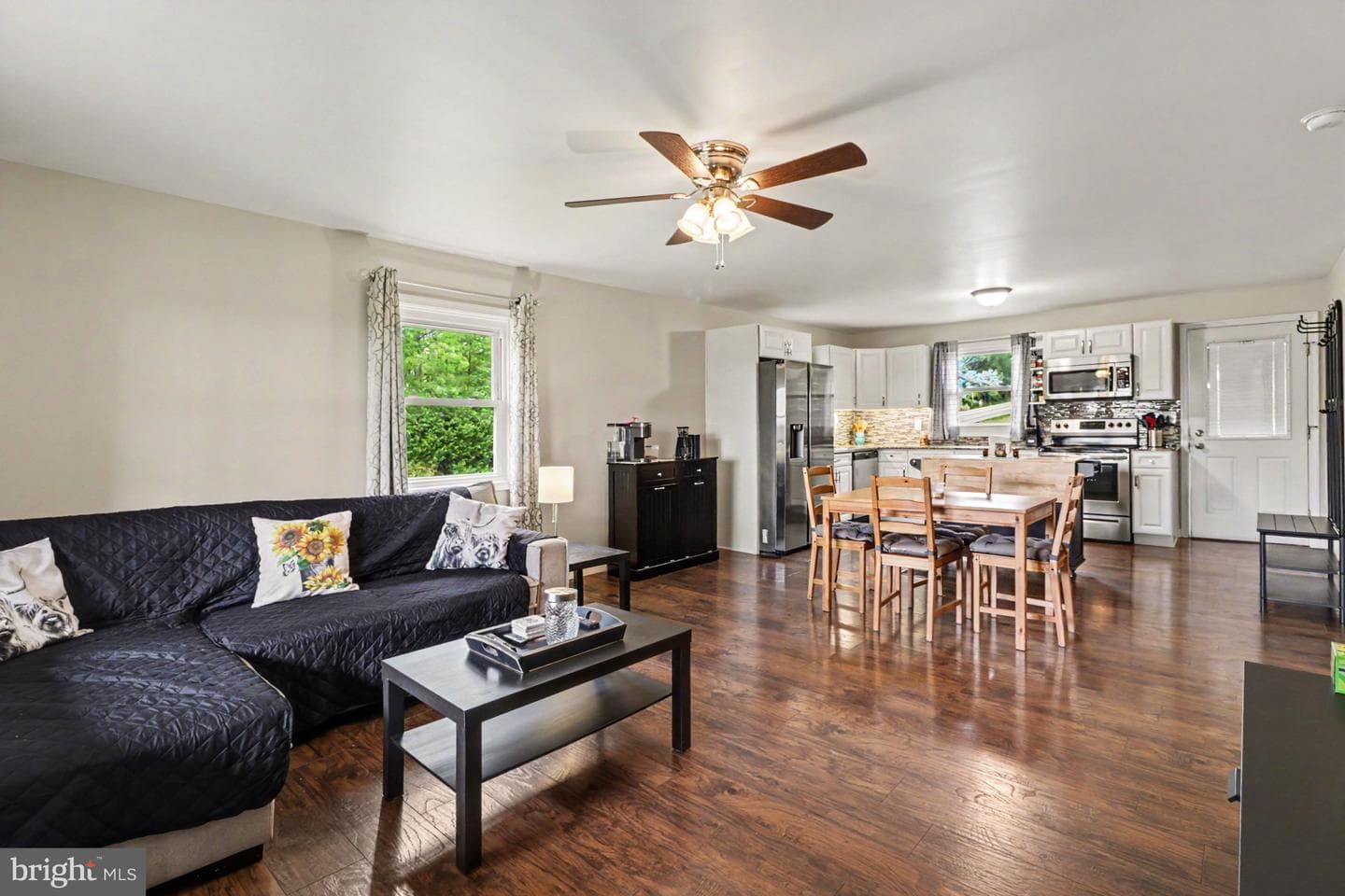174 Hollywood Drive photo 5