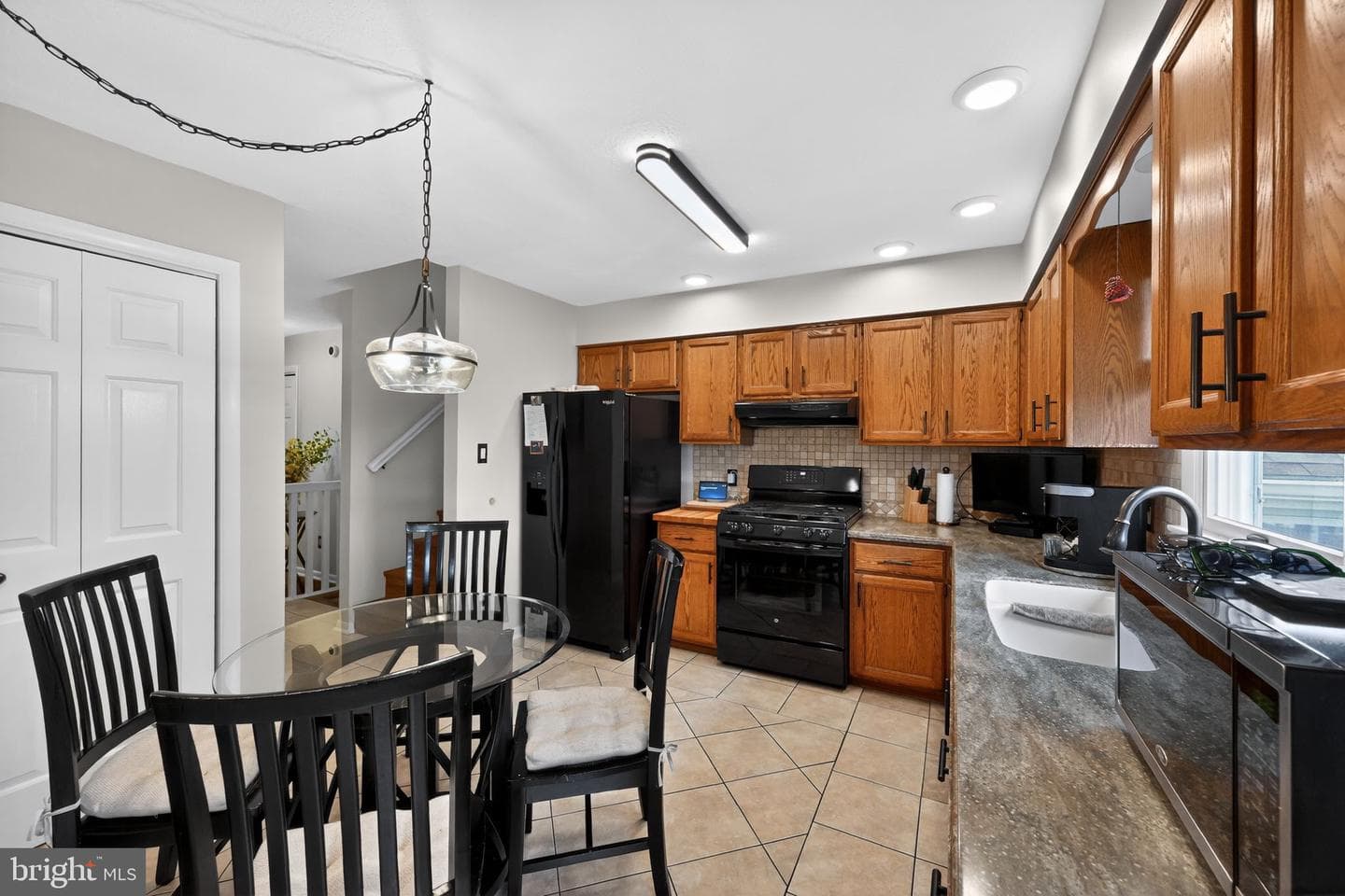 6415 Taunton Road photo 5