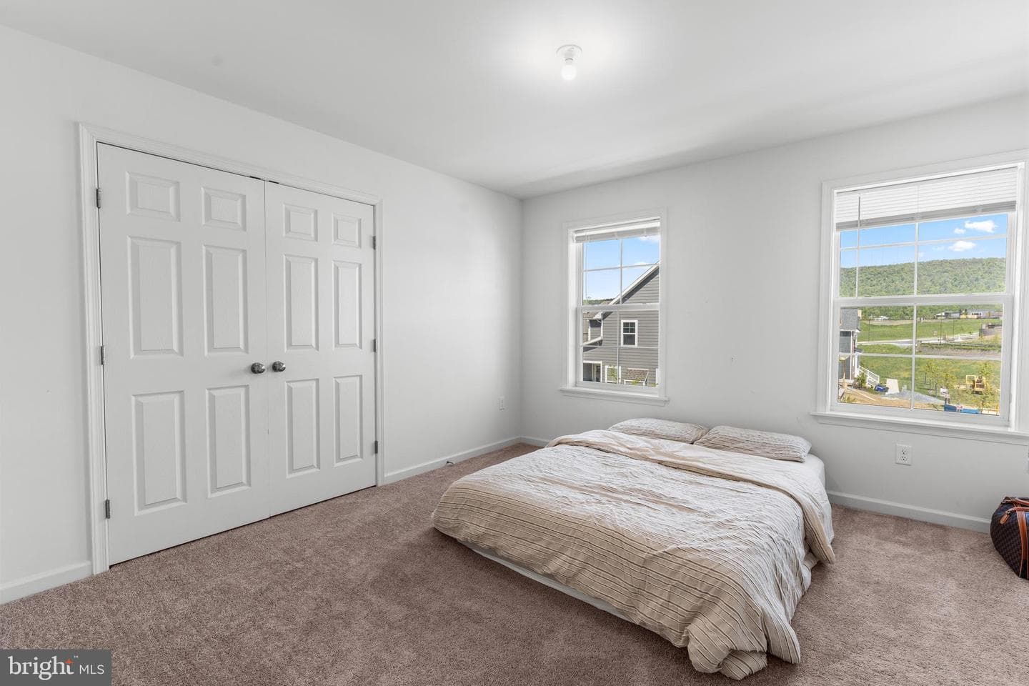 2425 Hawthorne Drive photo 36