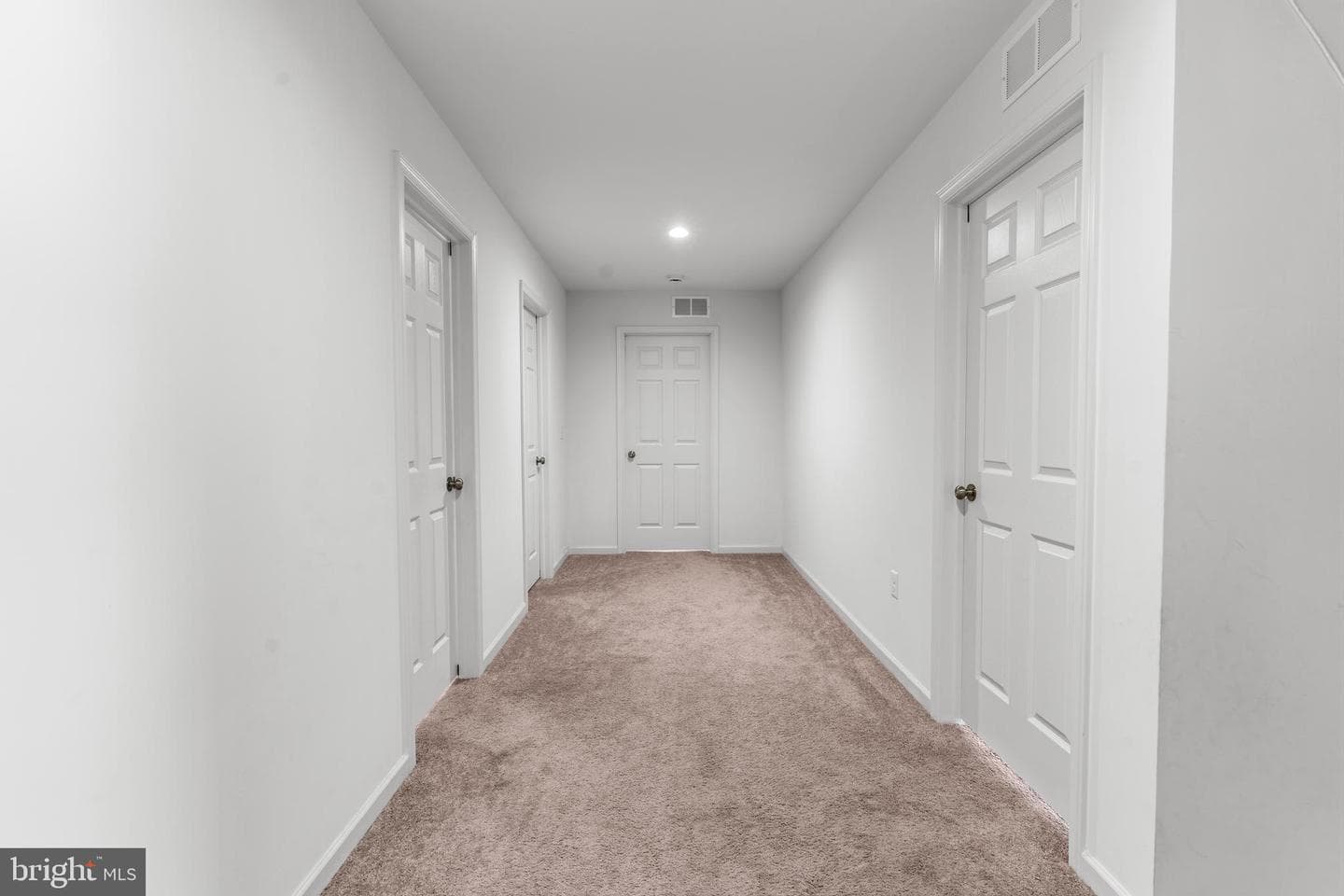 2425 Hawthorne Drive photo 40
