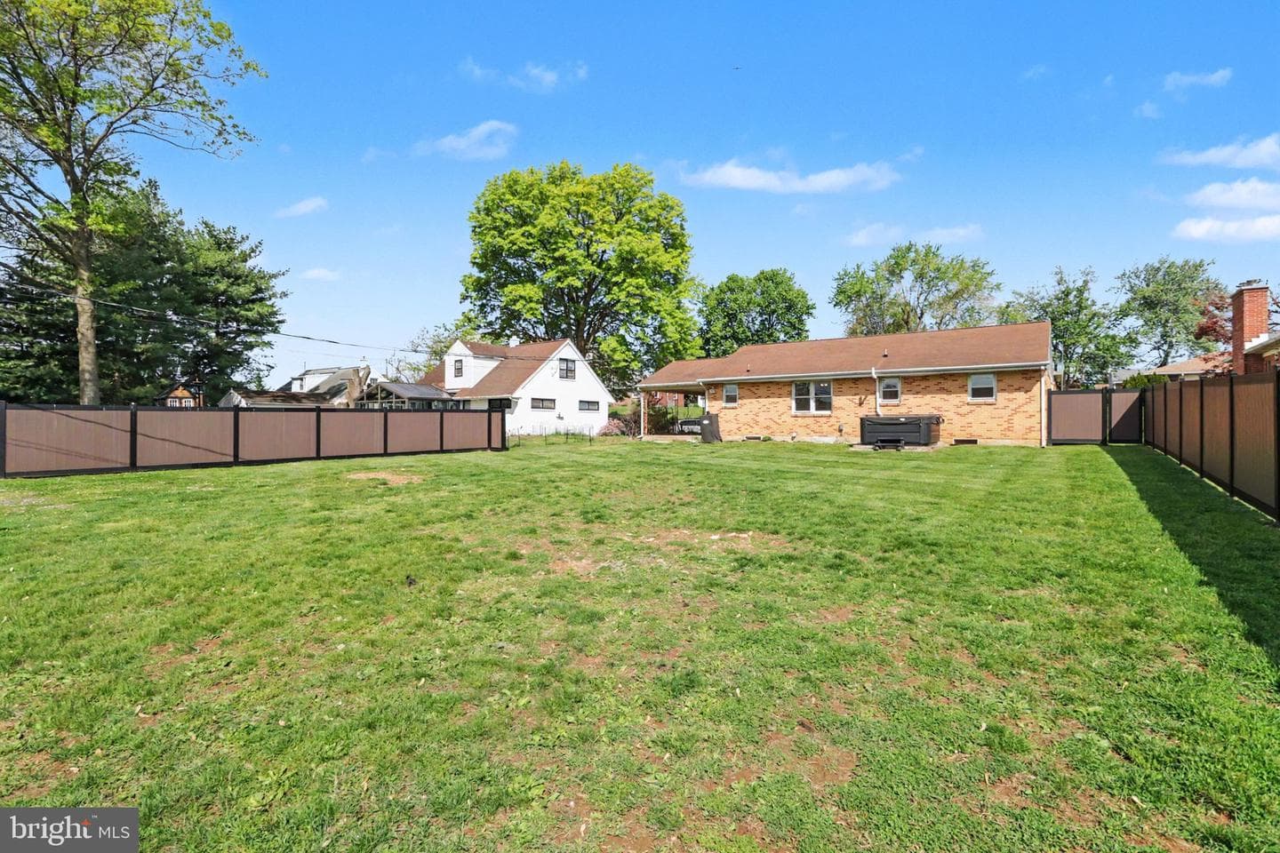 542 W Areba Avenue photo 34