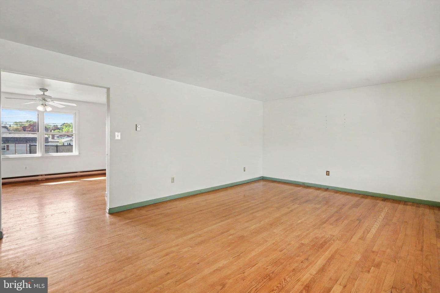 542 W Areba Avenue photo 4