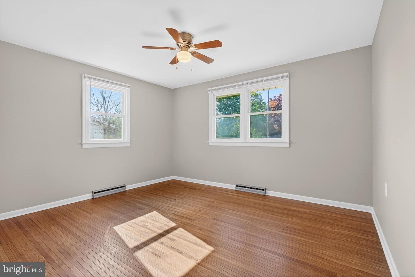6210 Catherine Street photo 12
