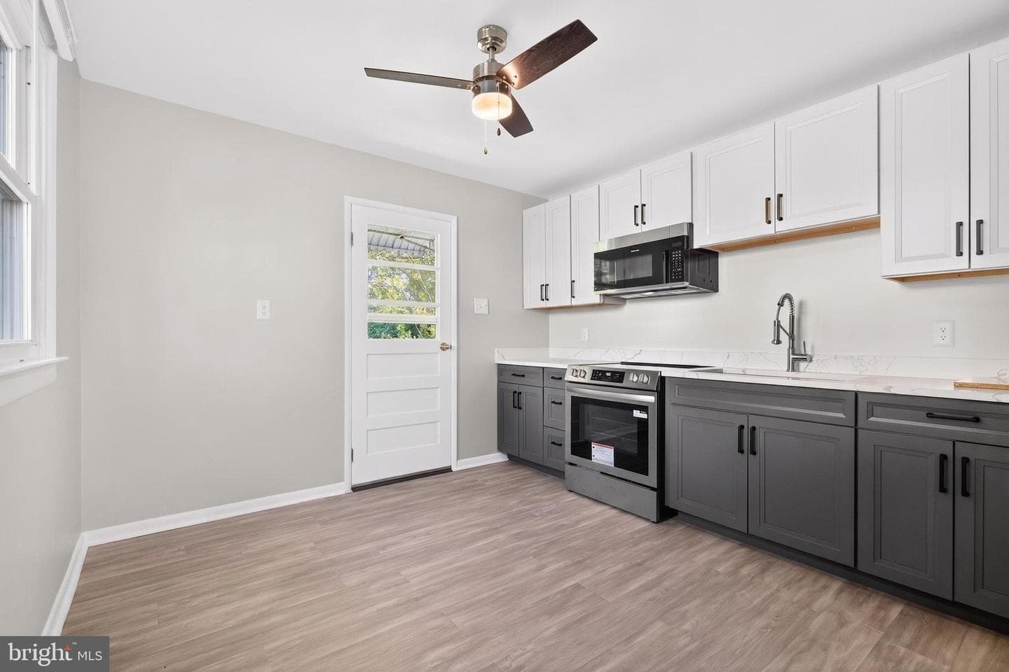 6210 Catherine Street photo 7
