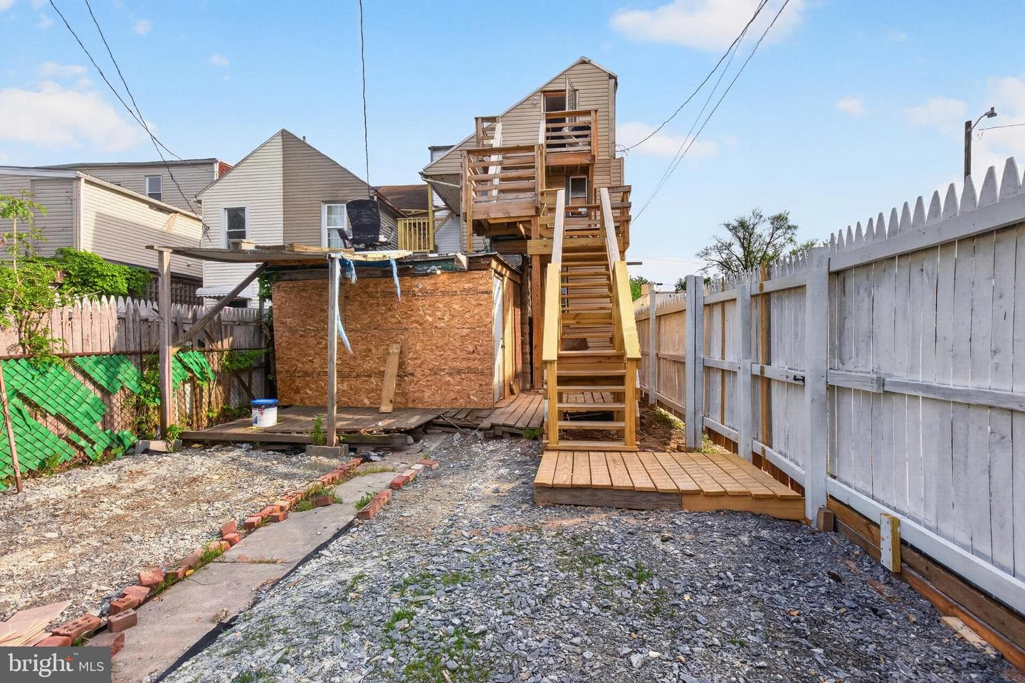 1348 Vernon Street photo 22