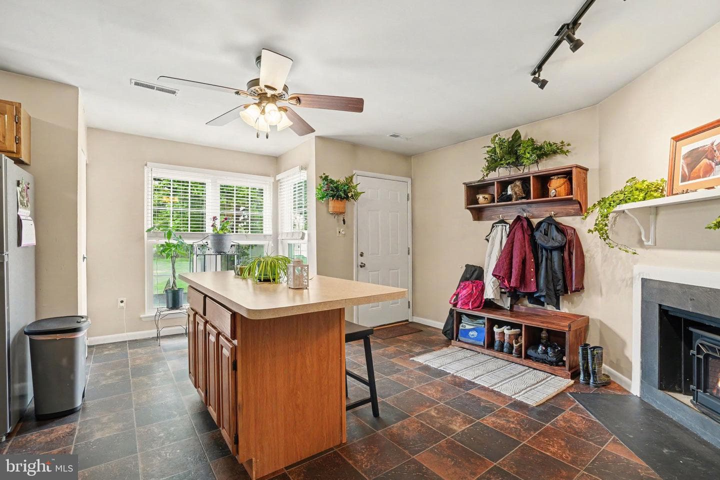 300 Lopax Road photo 9