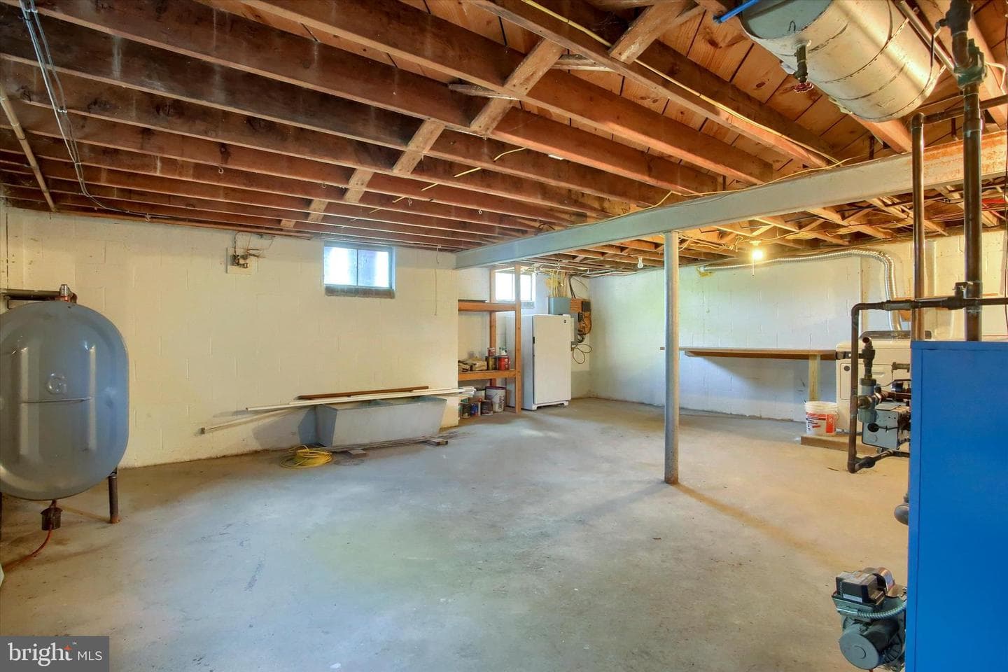 610 Georgian Place photo 31