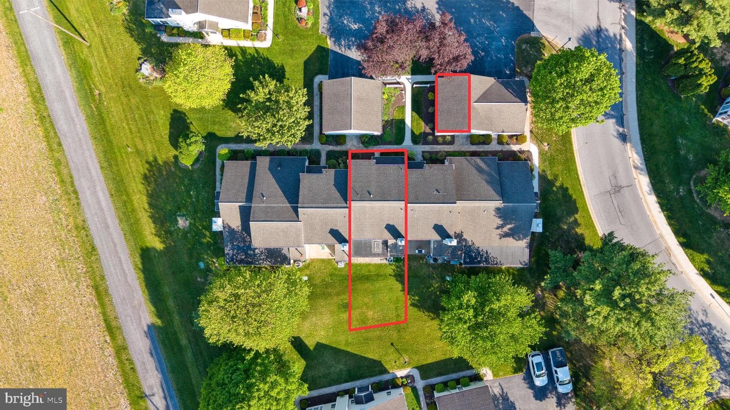 2046 Wexford Road photo 35