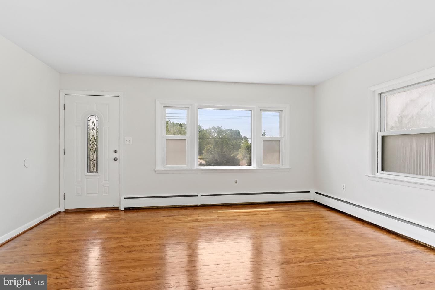 1231 E Caracas Avenue photo 8